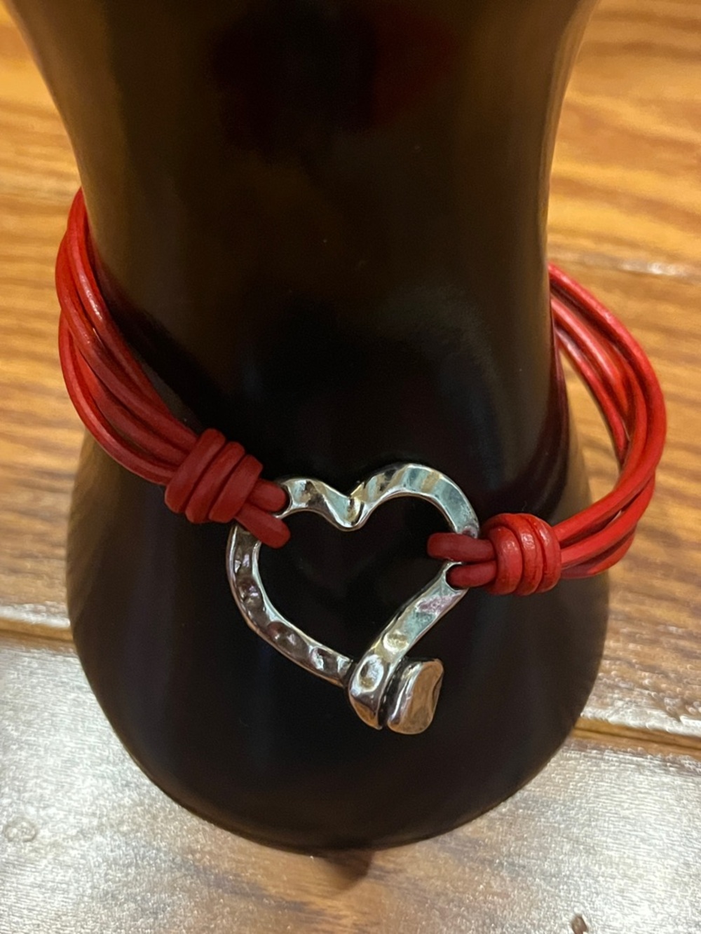 Red Multi-Strand Heart Hook magnetic clasp Bracelet - Picture 2 of 8